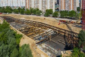 Разработка котлована, заливка фундамента