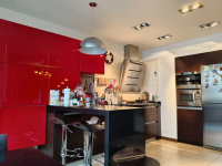 Многокомнатная, квартира, 170.8 м²