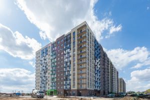 Корпус 2: остекление, благоустройство