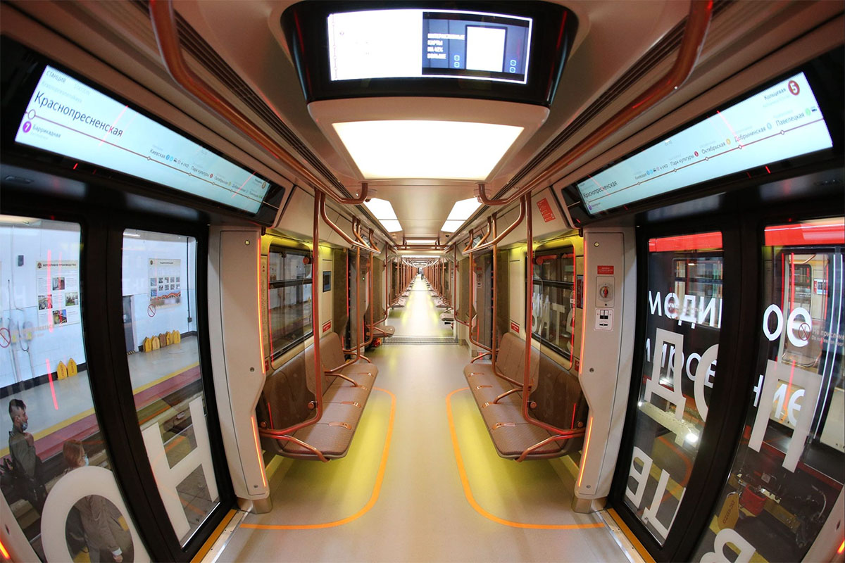 В метро запустили поезд нового поколения 
