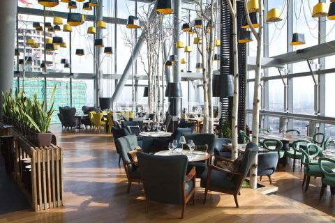 Облепиха с марципаном, фермерские овощи и чемодан без ручки. Топ лучших ресторанов для 8 марта