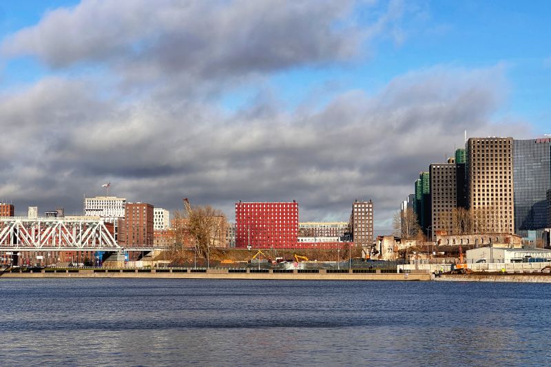 Более чем на 100% за 5 лет выросли цены в ЖК на набережных