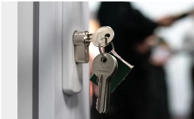 Коммерсантъ: Эксперты НДВ рассказали о сокращении экспозиции компактного формата