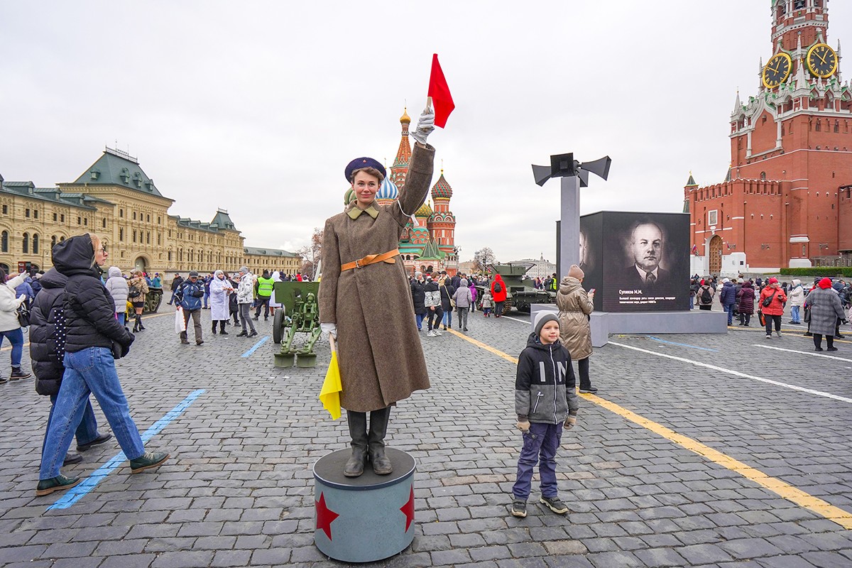 Афиша на выходные: Музей под открытым небом, исторический фонтан и путешествие в прошлое.