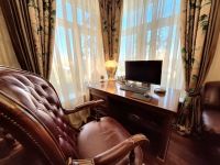 Многокомнатная, квартира, 218 м²