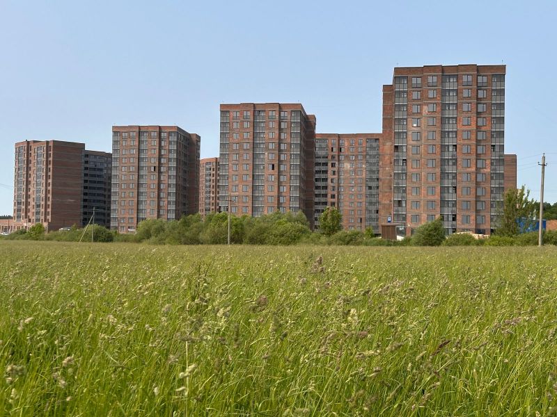 На территории ЖК «Космос» готовятся к открытию магазины, пункты выдачи и кафе