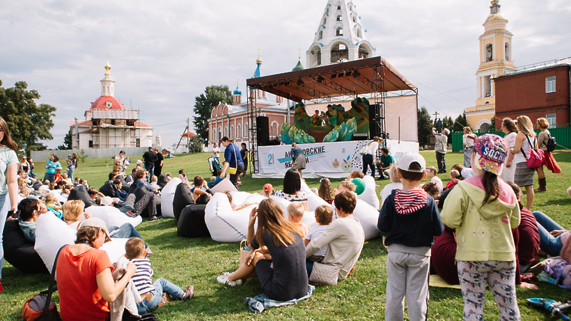 «Яблочный экспресс» увезет пассажиров из Москвы в Коломну на литературный фестиваль