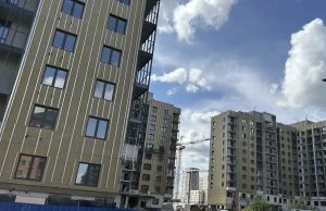 Корпус 4: Фасадные работы, монтаж коммуникаций, отделка МОП