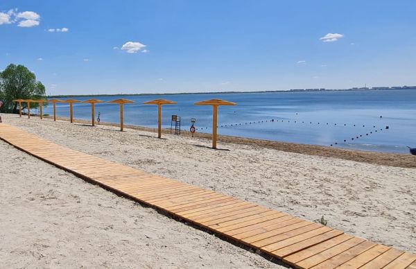 Рядом пляж на Первом озере