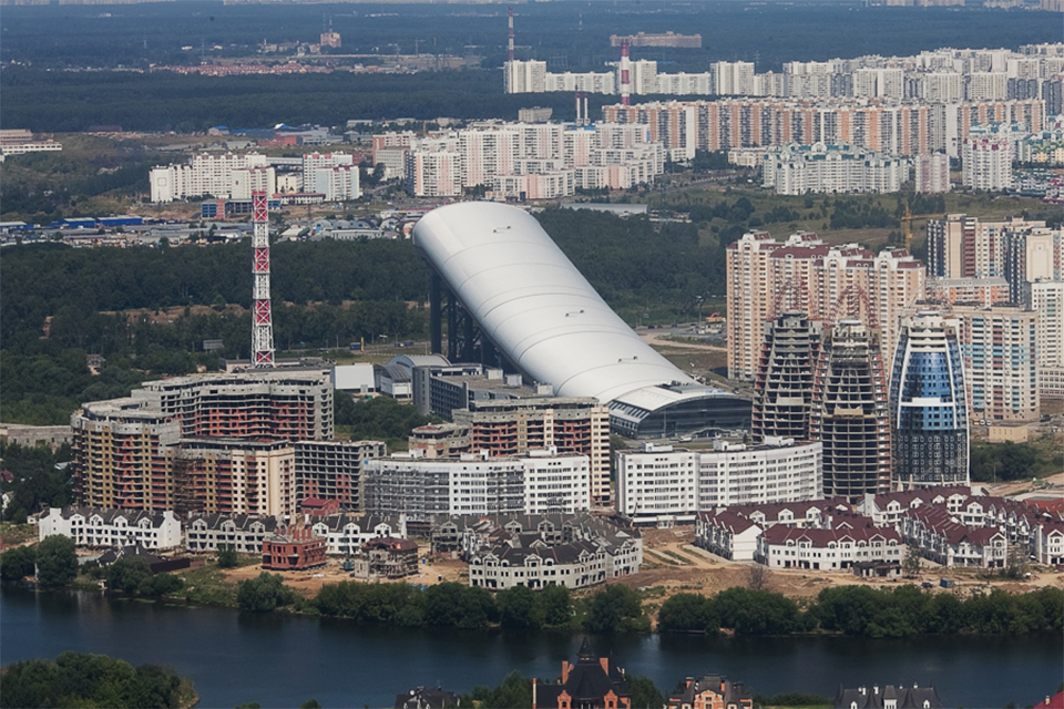 Над московской. Павшинская Пойма с высоты птичьего полета. Красногорск 2020. Город а Красногорск Сити. Красногорск с высоты птичьего.